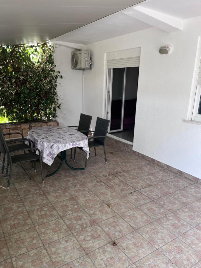Apartament Nives *
