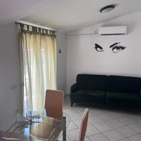 Apartments Nives Stari Grad  Exterior photo