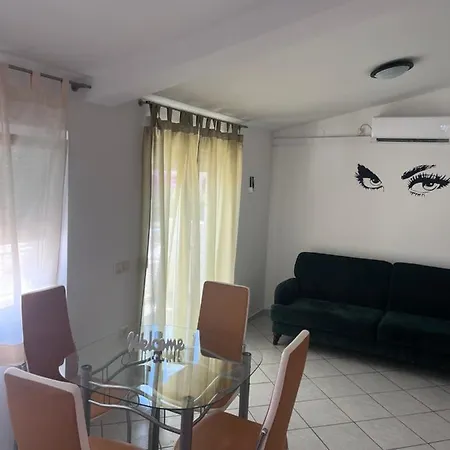 Apartments Nives Stari Grad  Exterior photo