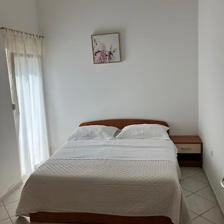 Apartments Nives Stari Grad  Exterior photo
