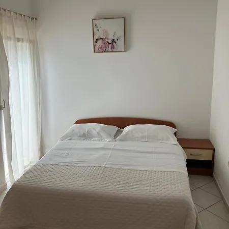 Apartments Nives Stari Grad  Exterior photo